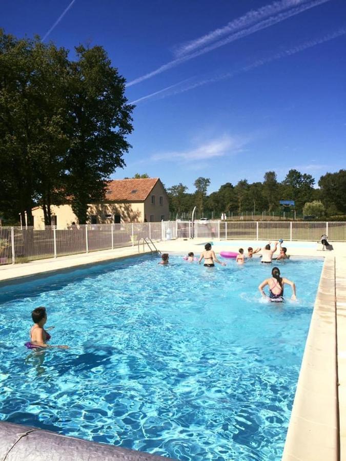 Camping Les Petites Minaudieres Saint-Sauveur (Vienne) Exterior foto