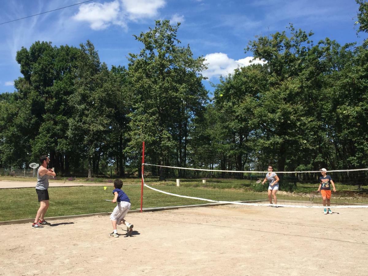 Camping Les Petites Minaudieres Saint-Sauveur (Vienne) Exterior foto
