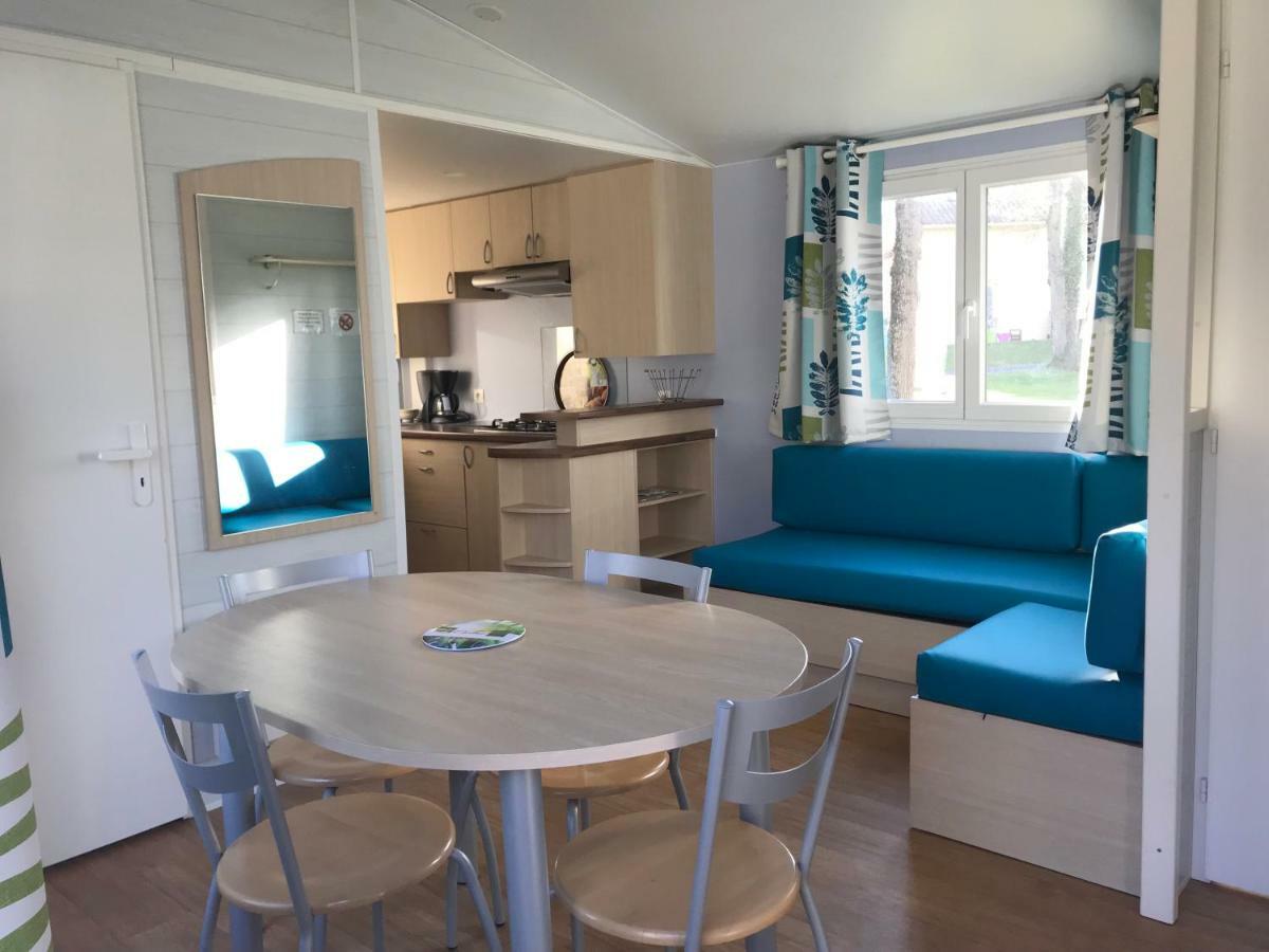 Camping Les Petites Minaudieres Saint-Sauveur (Vienne) Exterior foto